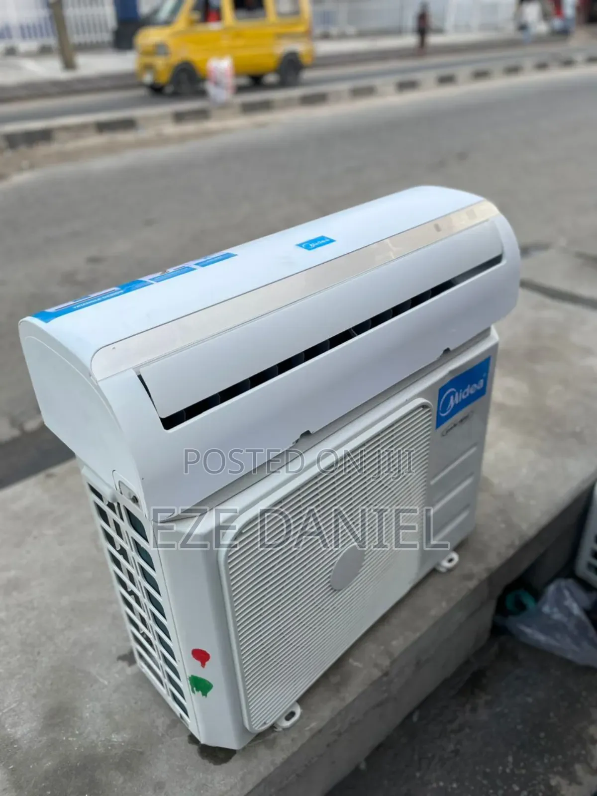 First Grade Uk Standard Midea Inverter Ac 1.5hp