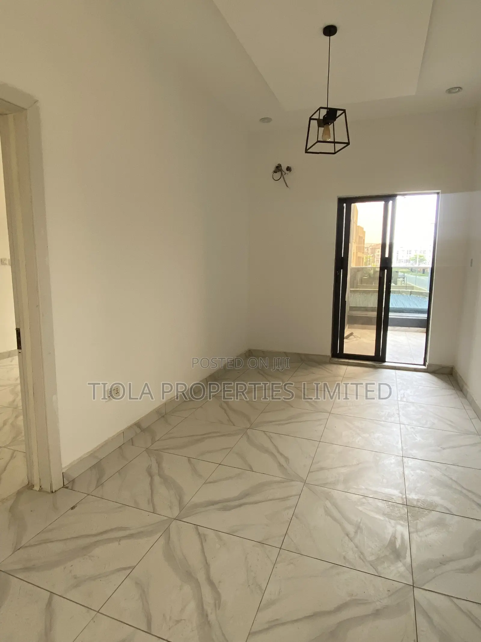 4bdrm Duplex in Lifecamp for sale