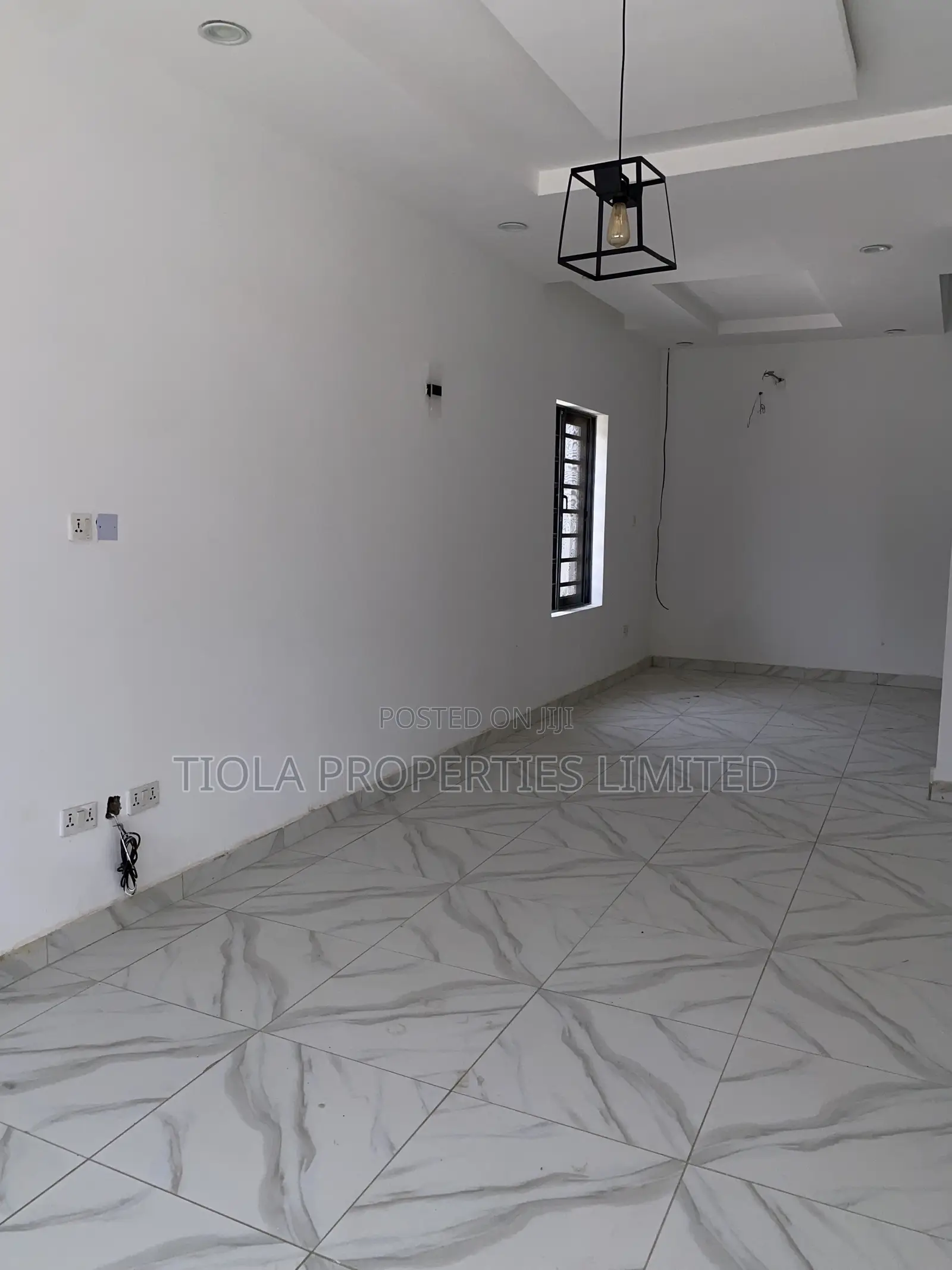 4bdrm Duplex in Lifecamp for sale