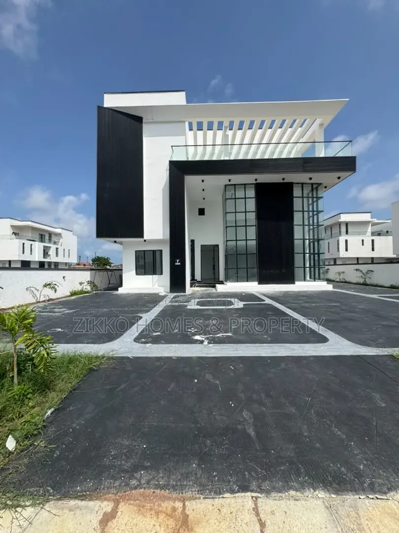 8bdrm Duplex in Ikate for sale