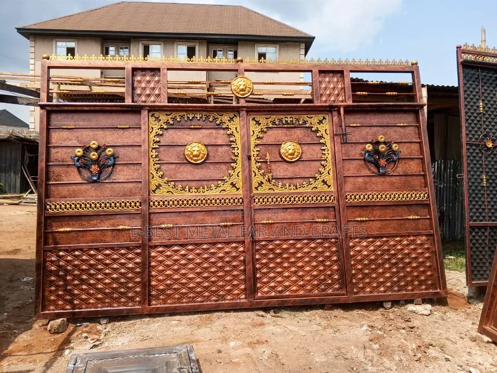 Solid and Outstanding Readymade Rolling Gate Available for Sale