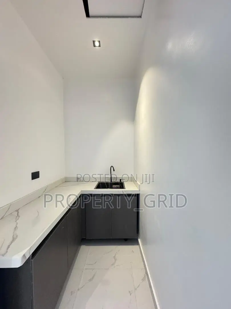 4bdrm Duplex in Lekki County Homes for sale