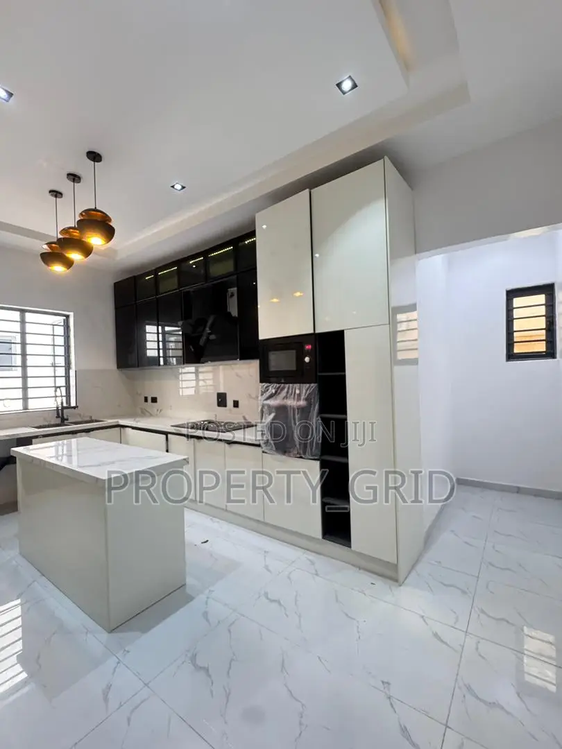 4bdrm Duplex in Lekki County Homes for sale