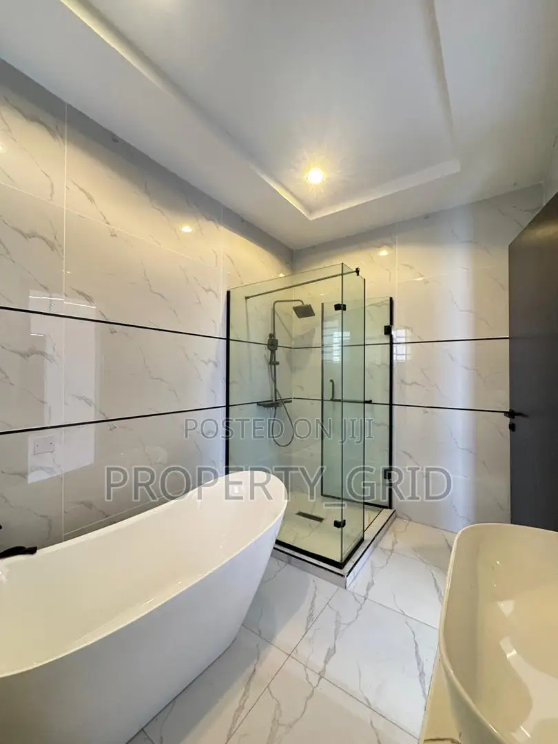 4bdrm Duplex in Lekki County Homes for sale