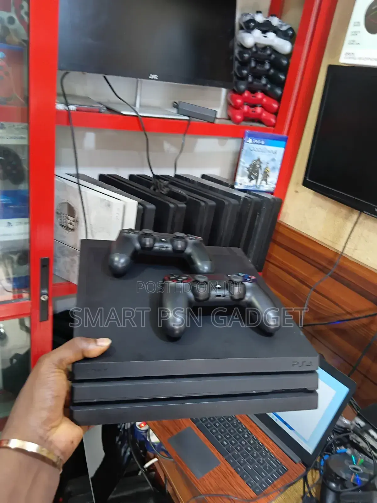 Uk Used Ps4 Pro || 2 Pads || 10 Games