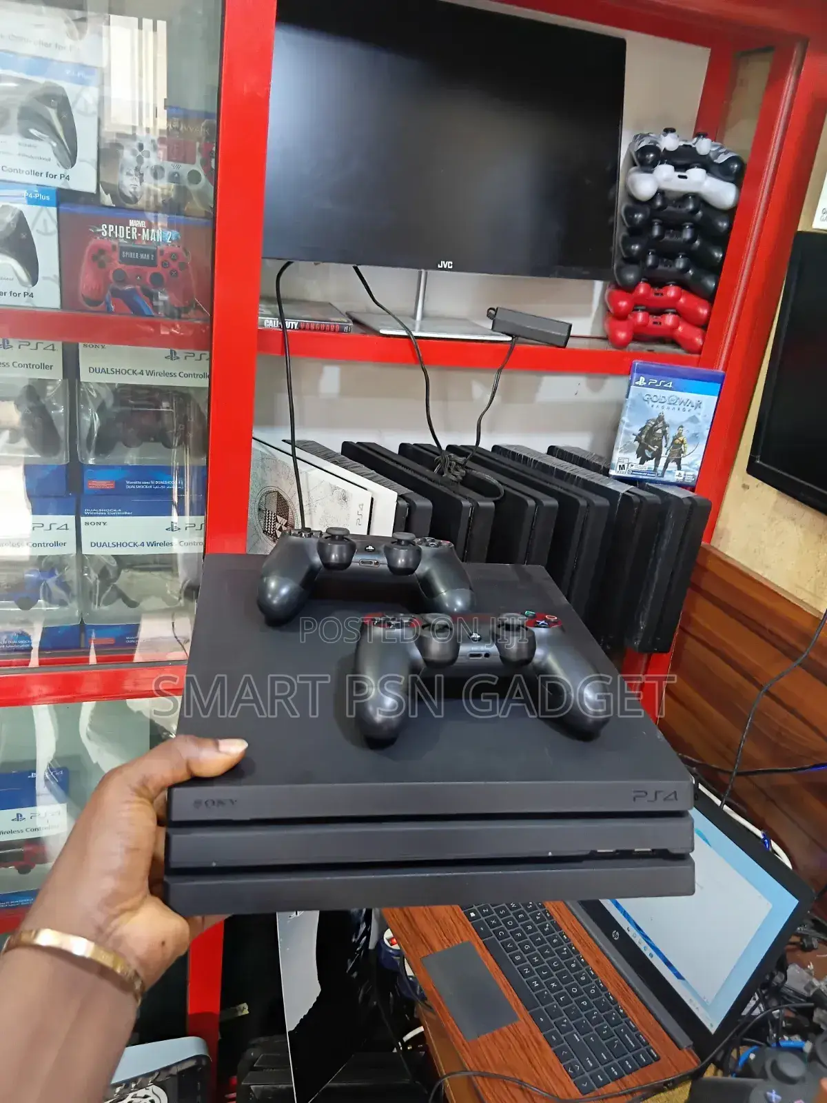 Uk Used Ps4 Pro || 2 Pads || 10 Games