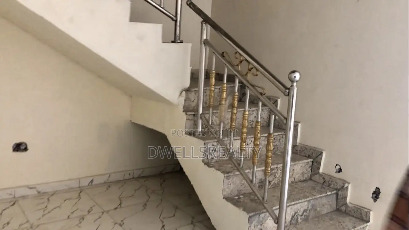 3bdrm Townhouse/Terrace in Uppertec, Life Camp for sale