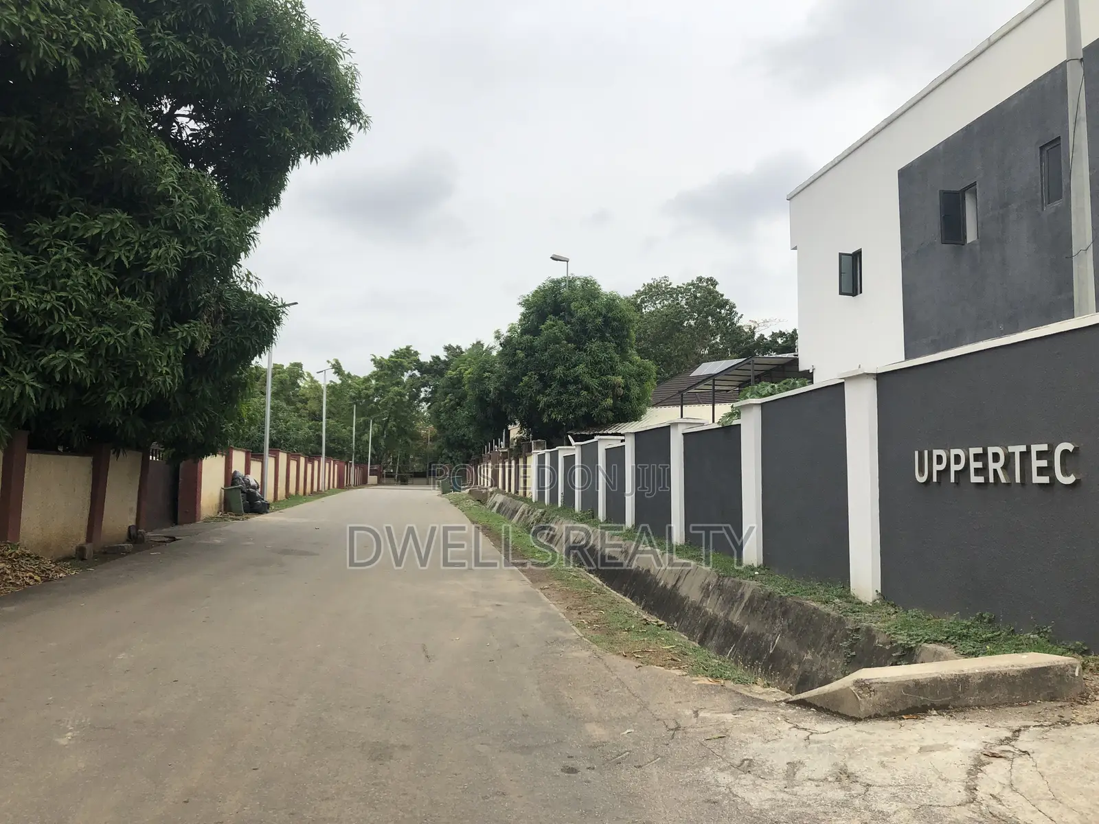 3bdrm Townhouse/Terrace in Uppertec, Life Camp for sale