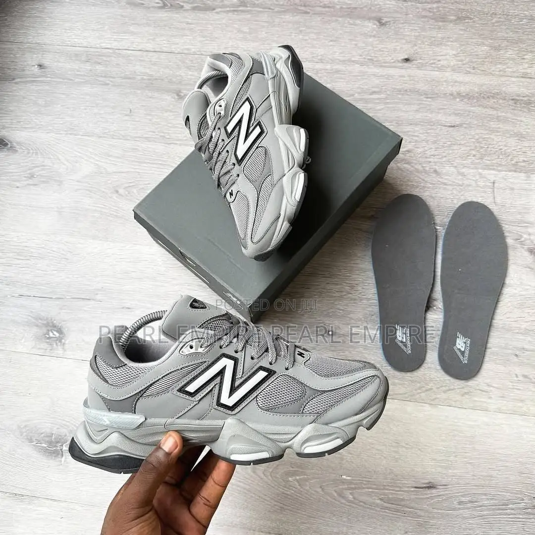 Luxury New Balance Available In Color Display And Sizes