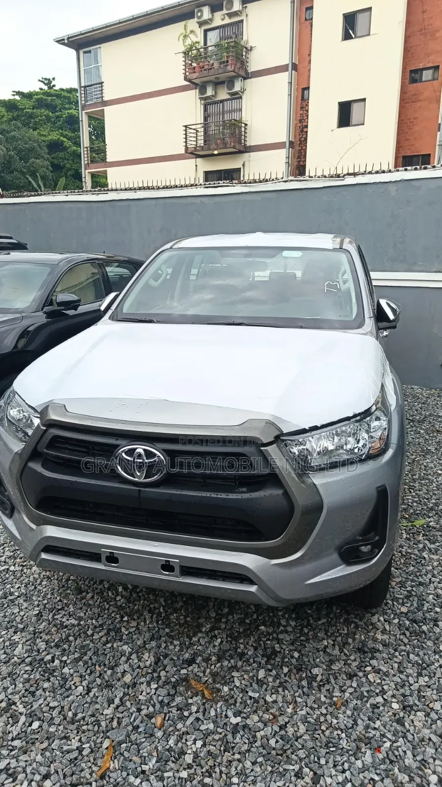 New Toyota Hilux 2025 Gray
