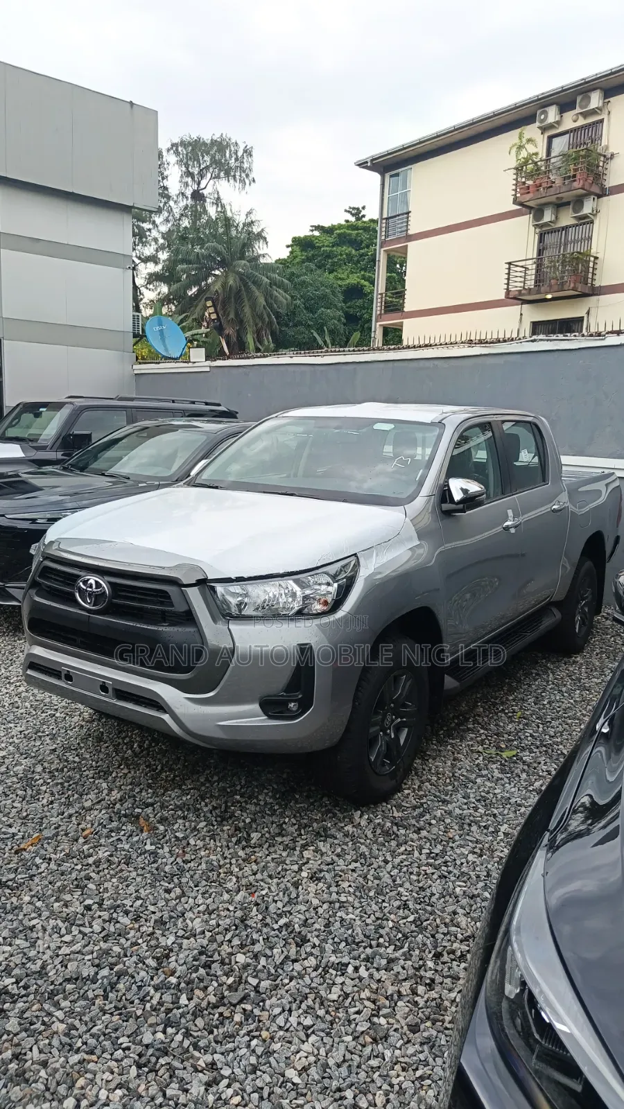 New Toyota Hilux 2025 Gray