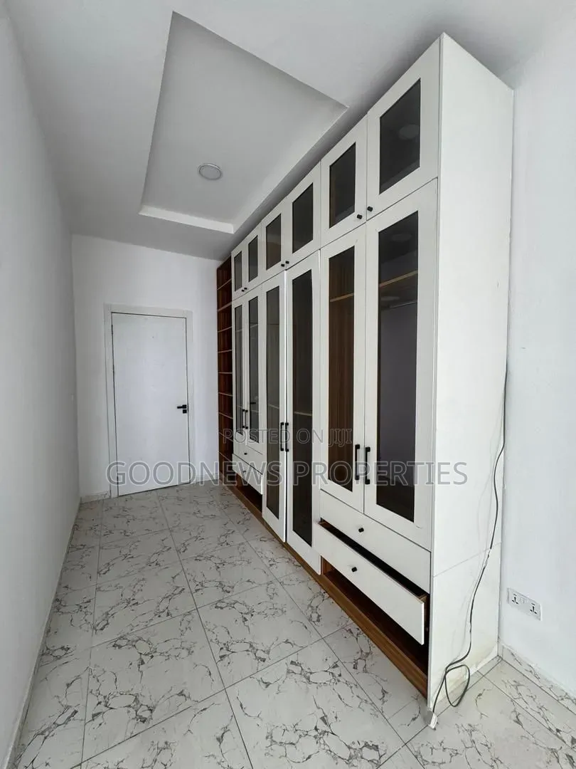 4bdrm Duplex in Orchid Road, Ikota for rent