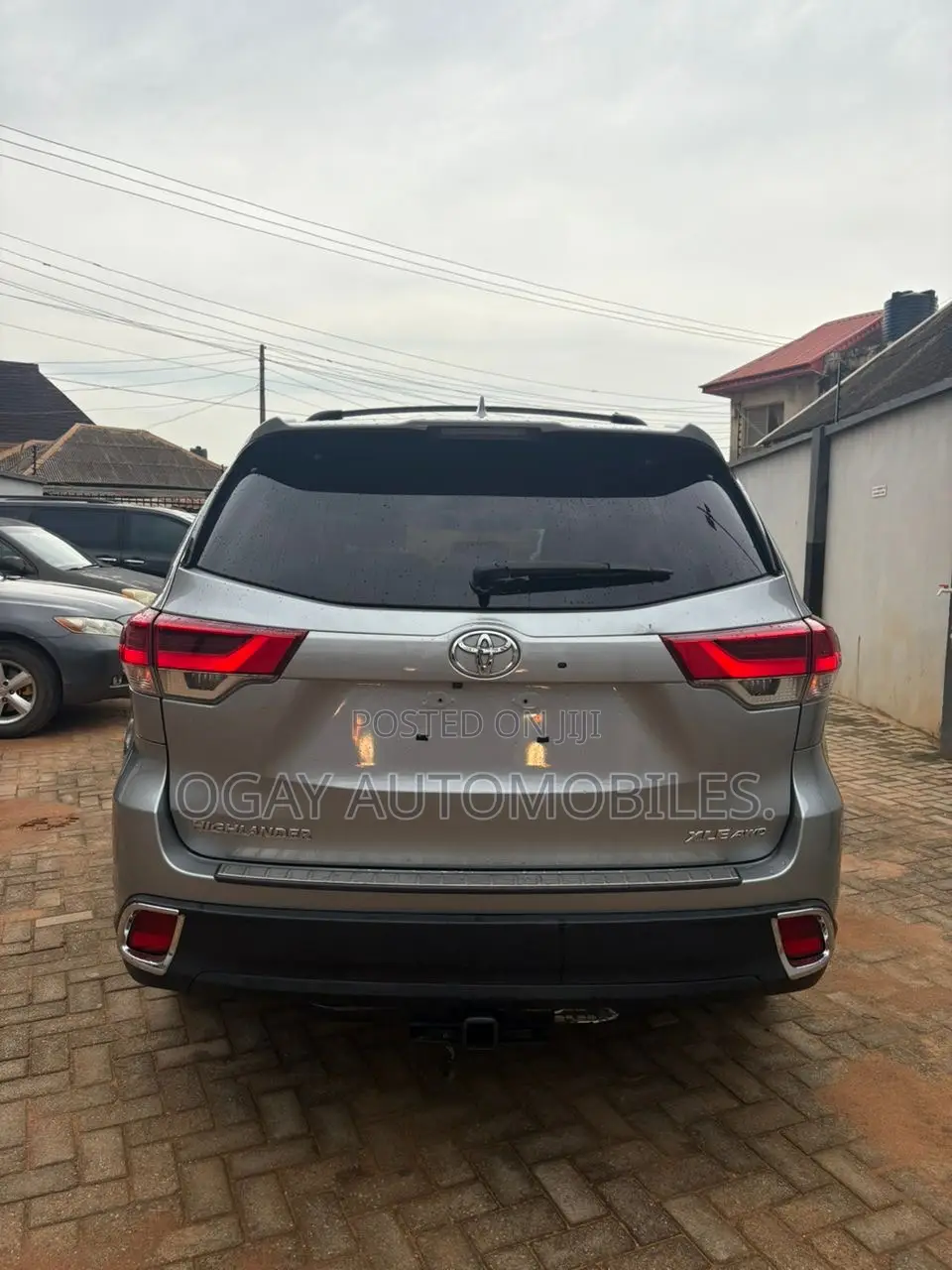 Toyota Highlander XLE 4dr SUV AWD (3.5L 6cyl 6A) 2015 Gray