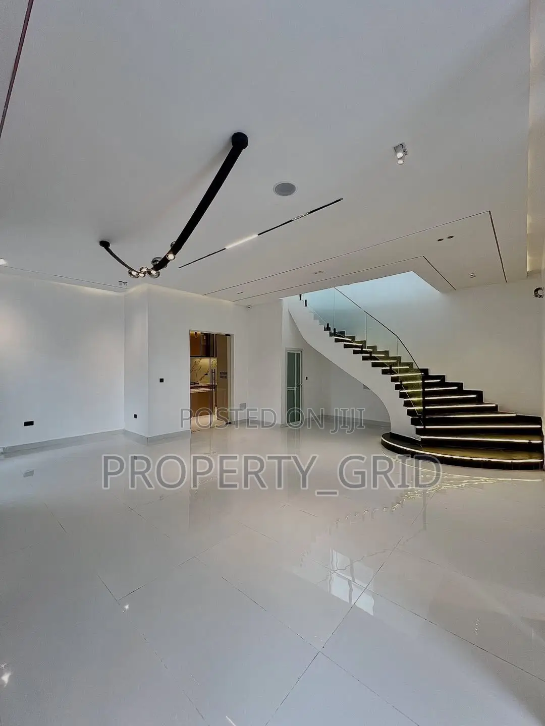 4bdrm House in Thomos, Lagos State for sale