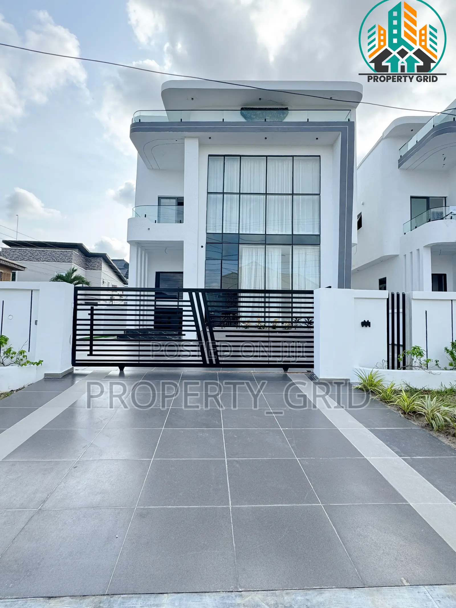 4bdrm House in Thomos, Lagos State for sale