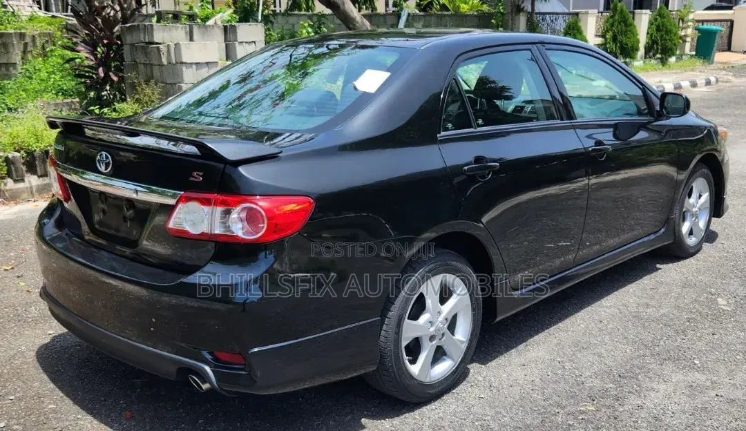 Toyota Corolla S 4dr Sedan (1.8L 4cyl 4A) 2013 Black