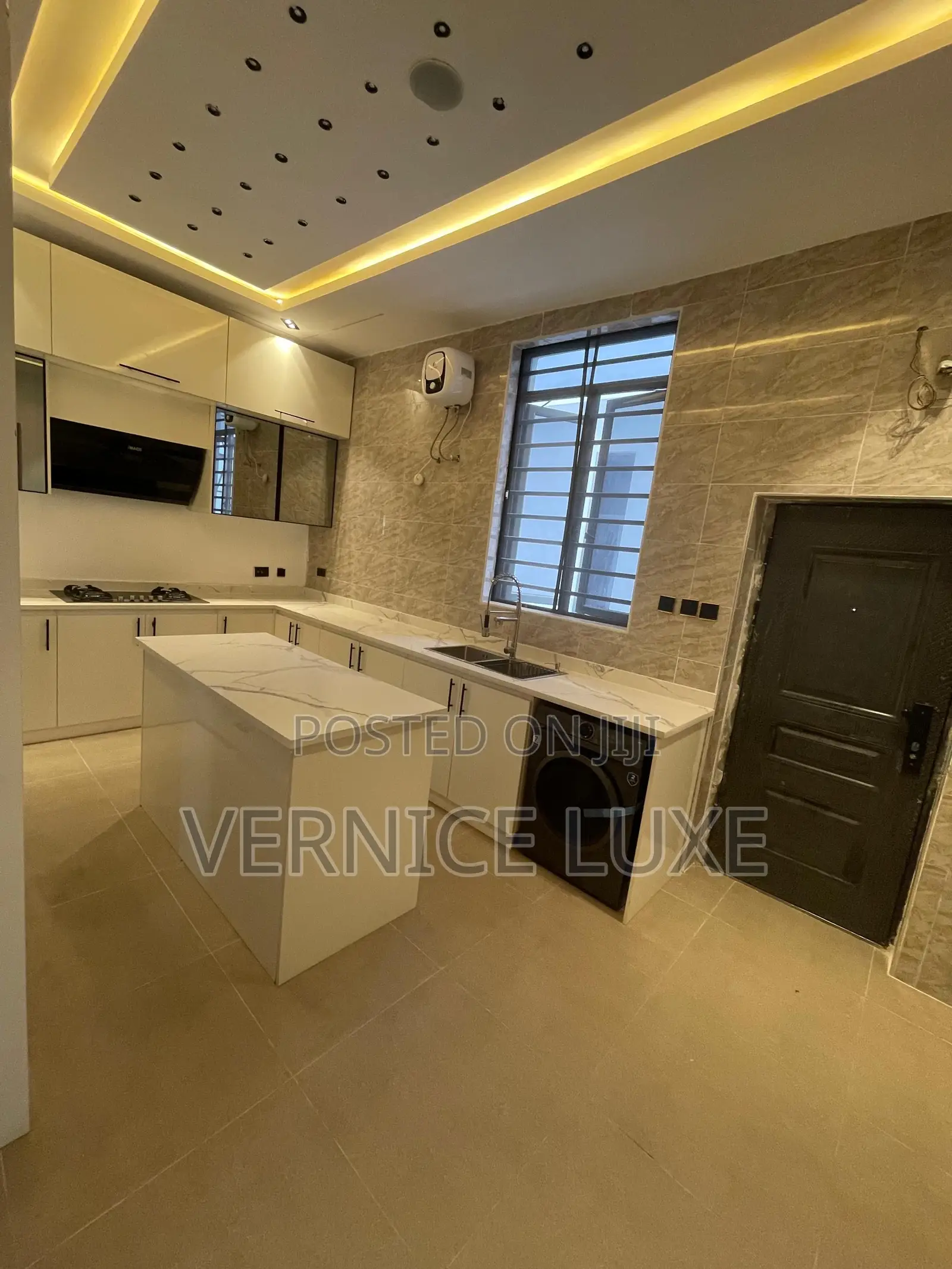 5bdrm Duplex in Vgc for sale
