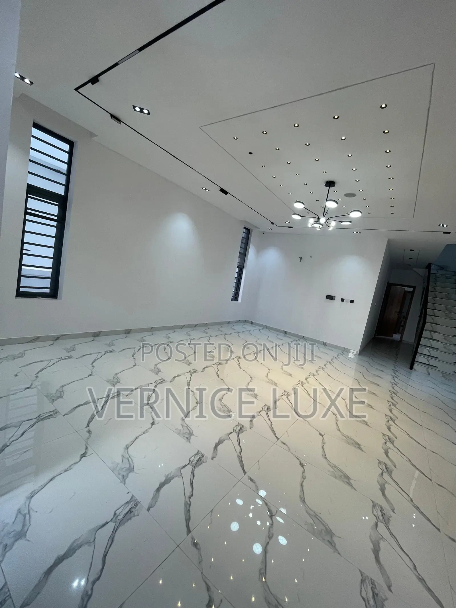 5bdrm Duplex in Vgc for sale