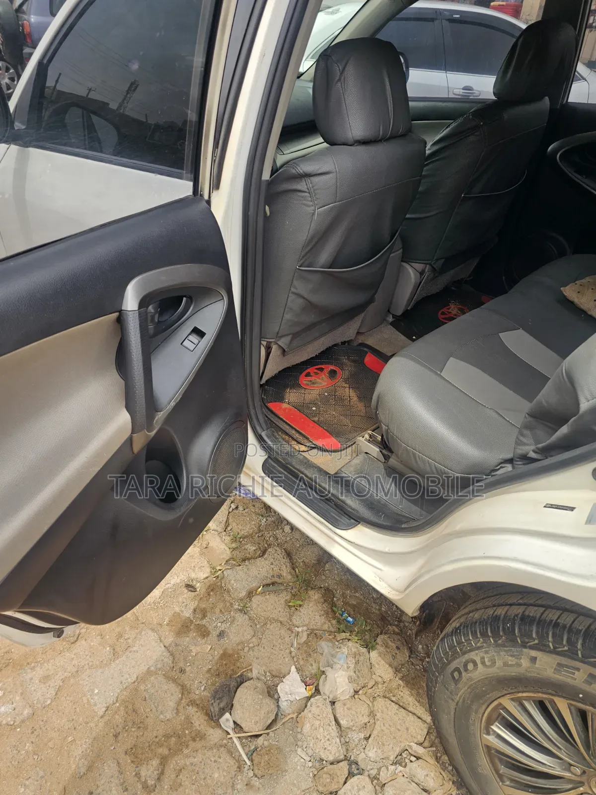 Toyota RAV4 2010 White