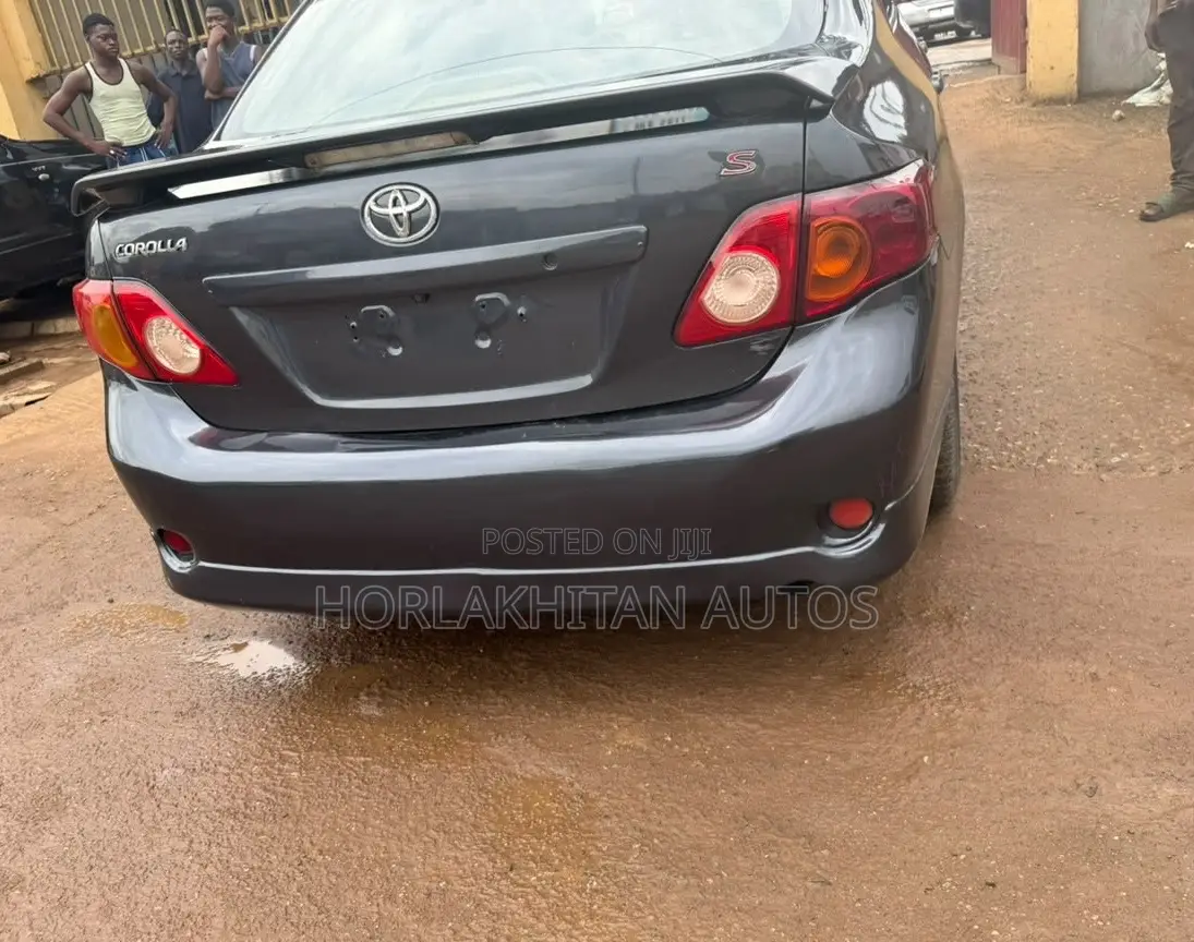 Toyota Corolla S 4dr Sedan (1.8L 4cyl 4A) 2010 Gray