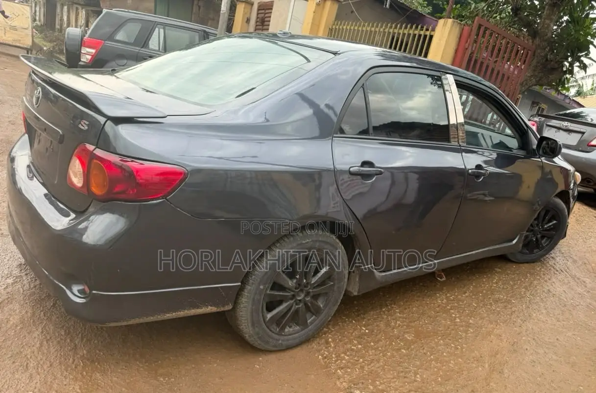 Toyota Corolla S 4dr Sedan (1.8L 4cyl 4A) 2010 Gray