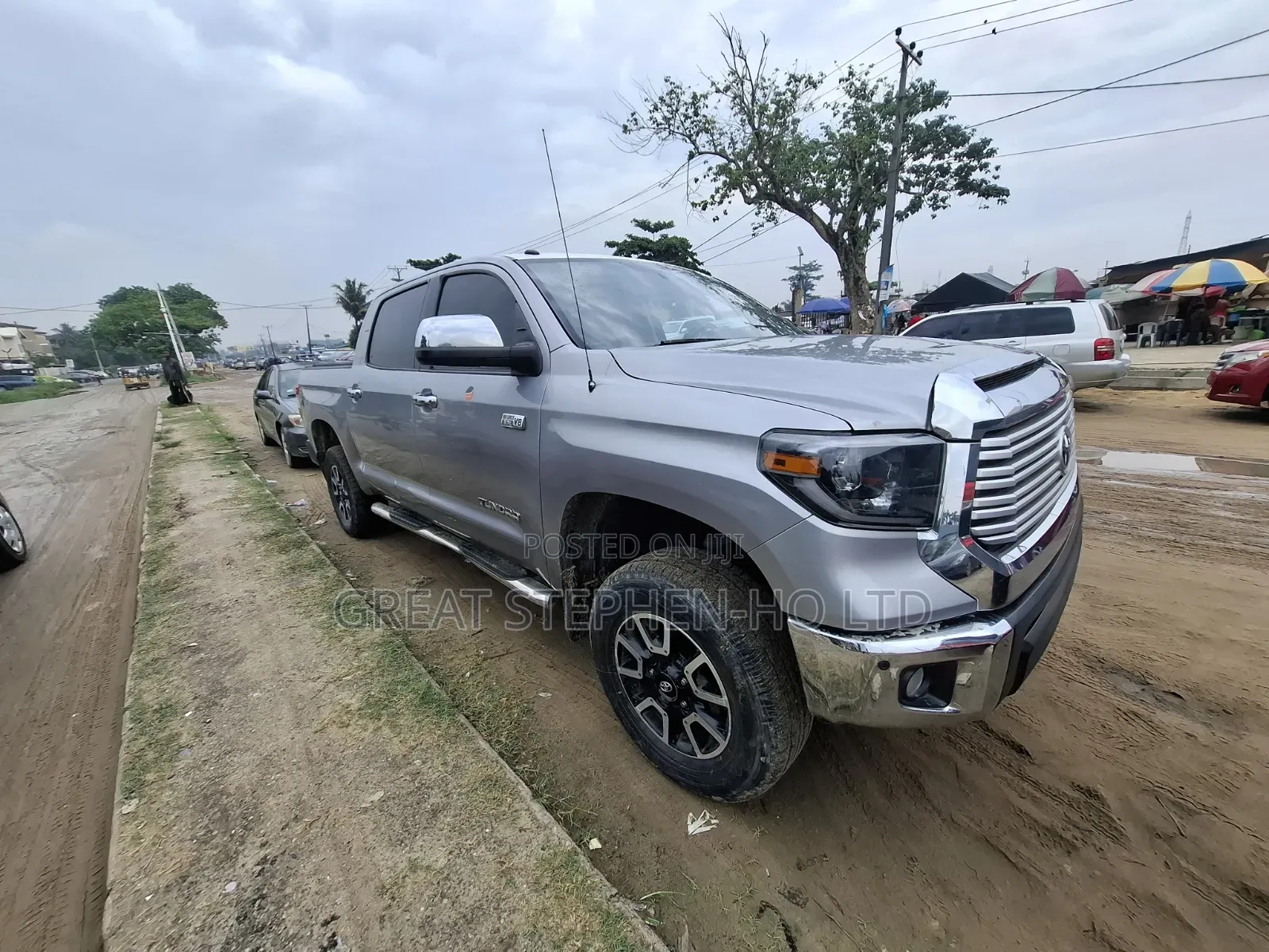 Toyota Tundra Limited 4dr Double Cab 4WD SB (5.7L 8cyl 6A) 2014 Silver