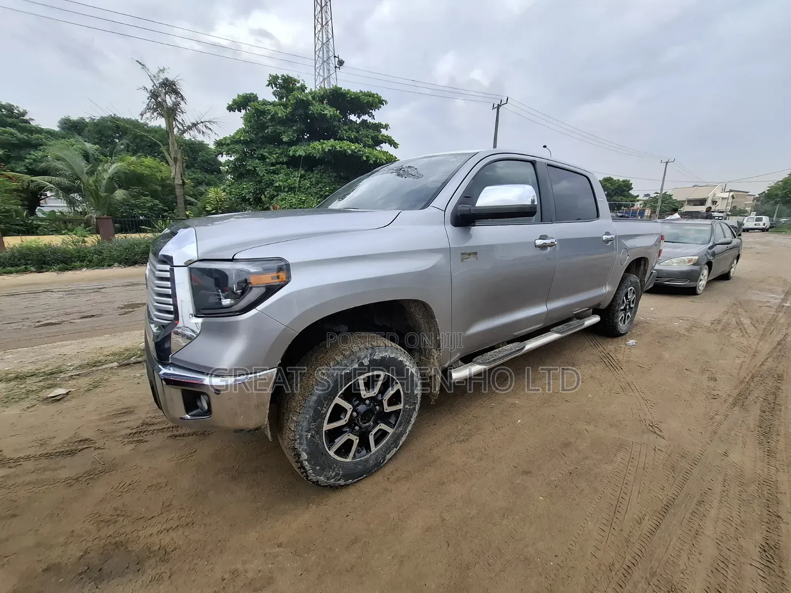 Toyota Tundra Limited 4dr Double Cab 4WD SB (5.7L 8cyl 6A) 2014 Silver