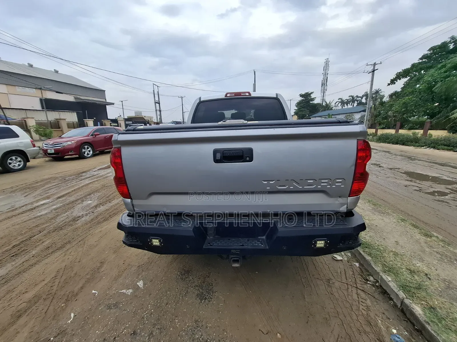 Toyota Tundra Limited 4dr Double Cab 4WD SB (5.7L 8cyl 6A) 2014 Silver