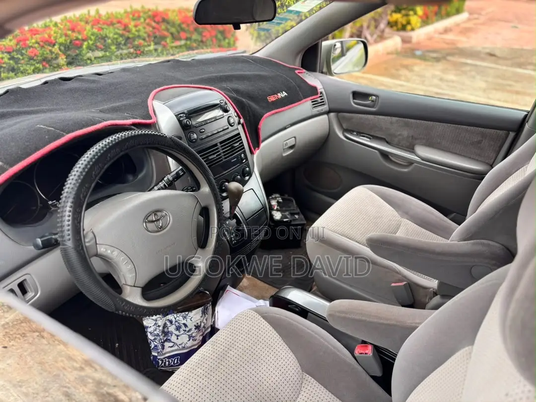 Toyota Sienna 2008 Green