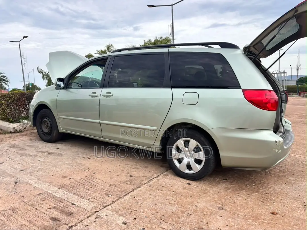 Toyota Sienna 2008 Green