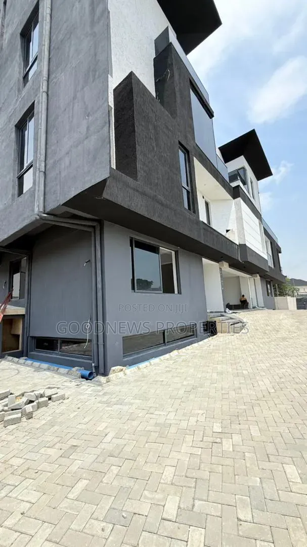 4bdrm Duplex in Ikoyi Lagos State, Osborne Foreshore Estate for sale