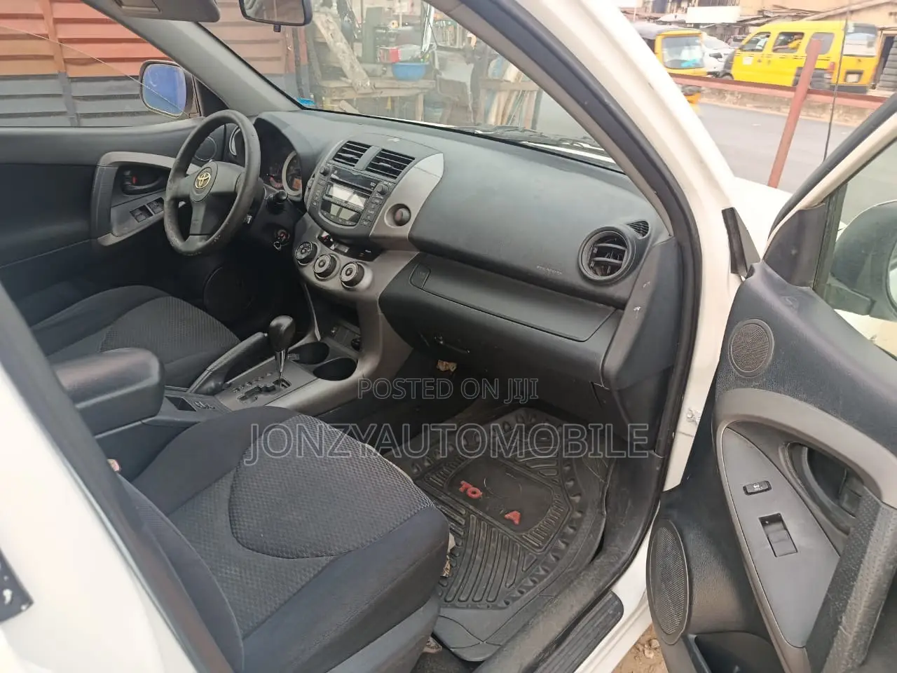 Toyota RAV4 2008 White