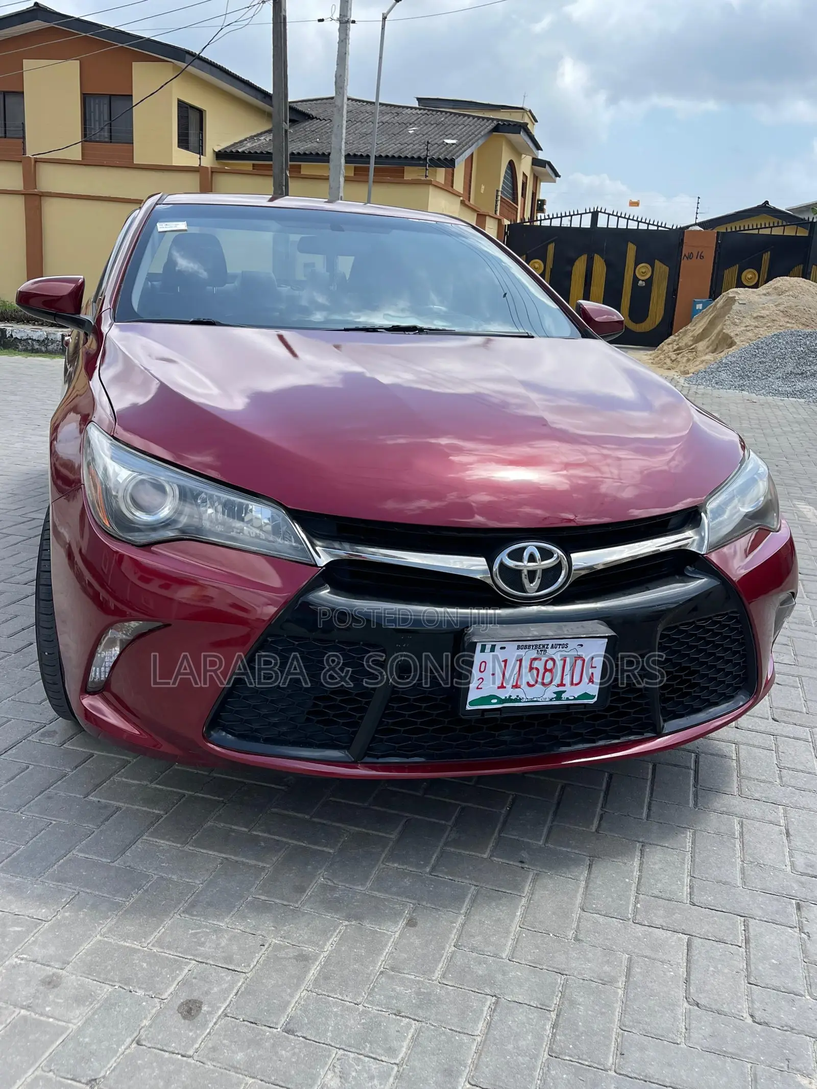 Toyota Camry SE 4dr Sedan (2.5L 4cyl 6A) 2017 Red