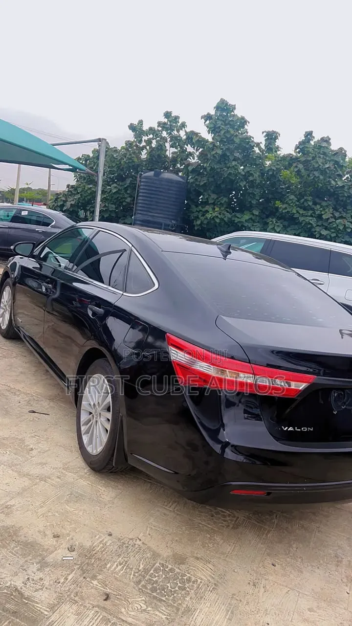 Toyota Avalon XLE Touring 4dr Sedan (3.5L 6cyl 6A) 2014 Black