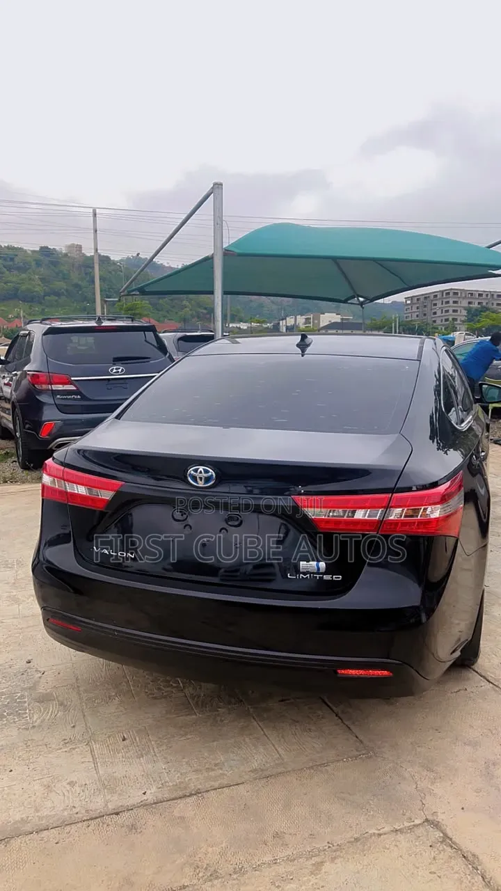 Toyota Avalon XLE Touring 4dr Sedan (3.5L 6cyl 6A) 2014 Black