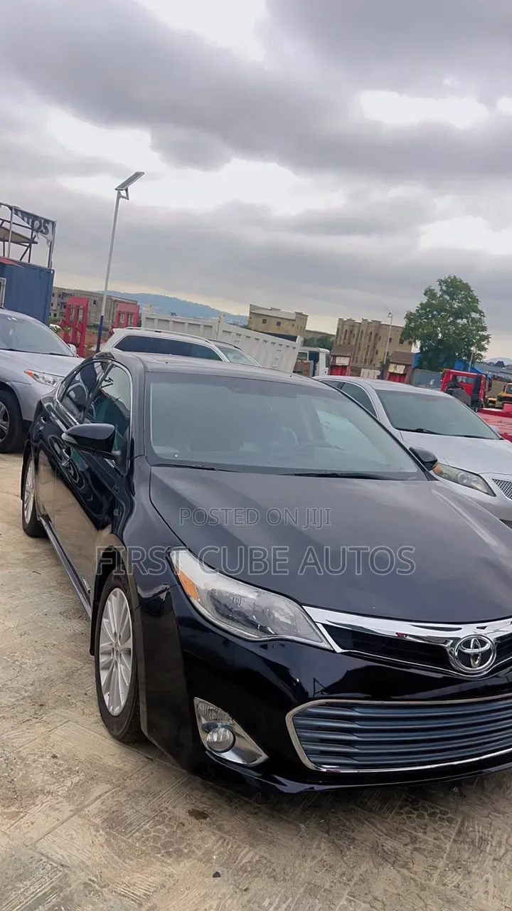 Toyota Avalon XLE Touring 4dr Sedan (3.5L 6cyl 6A) 2014 Black