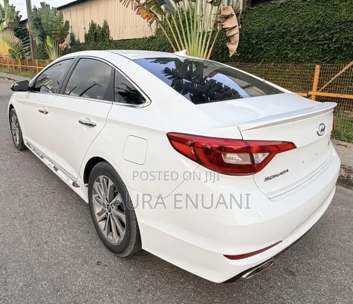 Hyundai Sonata SE 2017 White