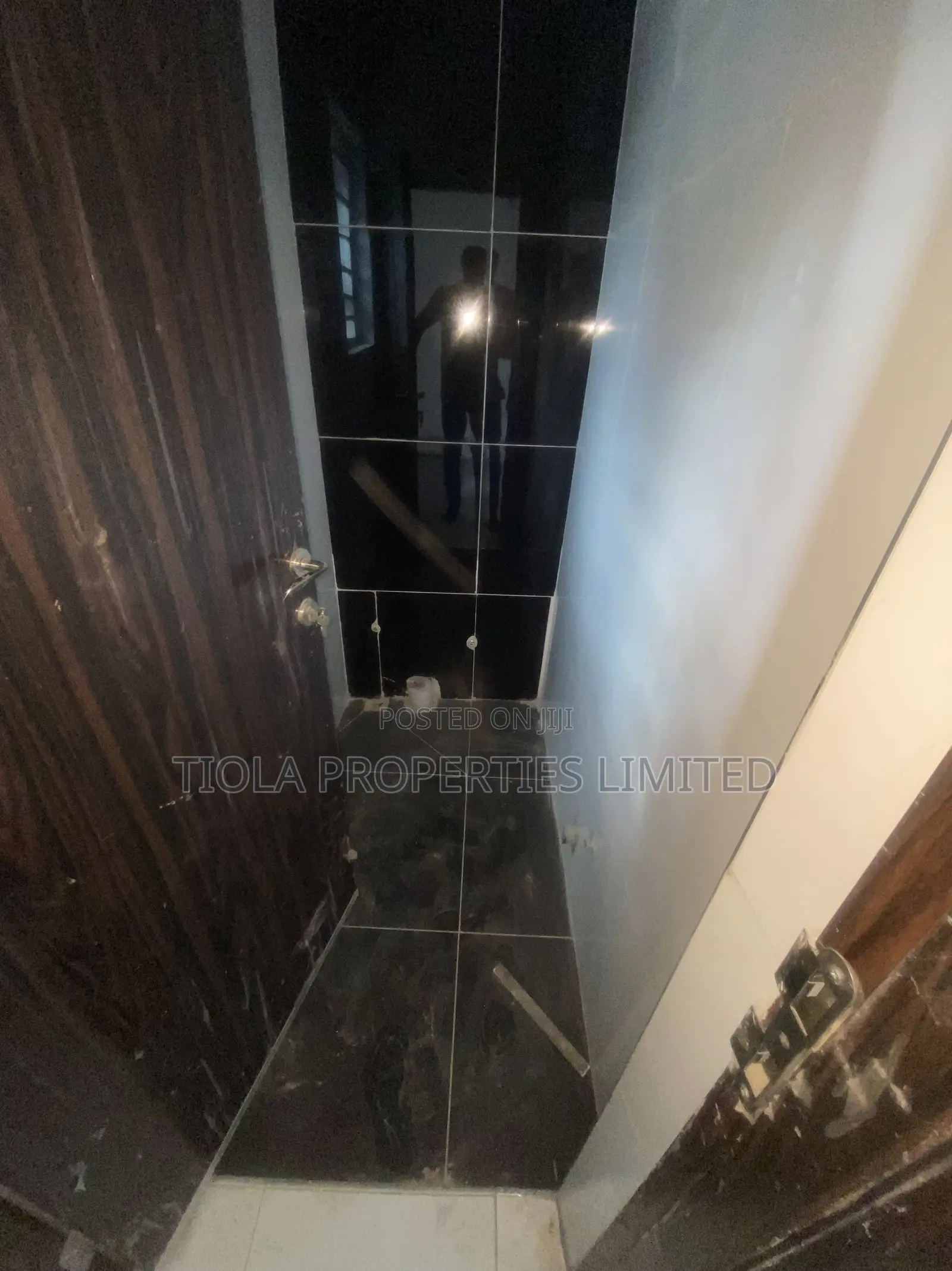 4bdrm Duplex in Lexim Estate, Sabon Lugbe for sale