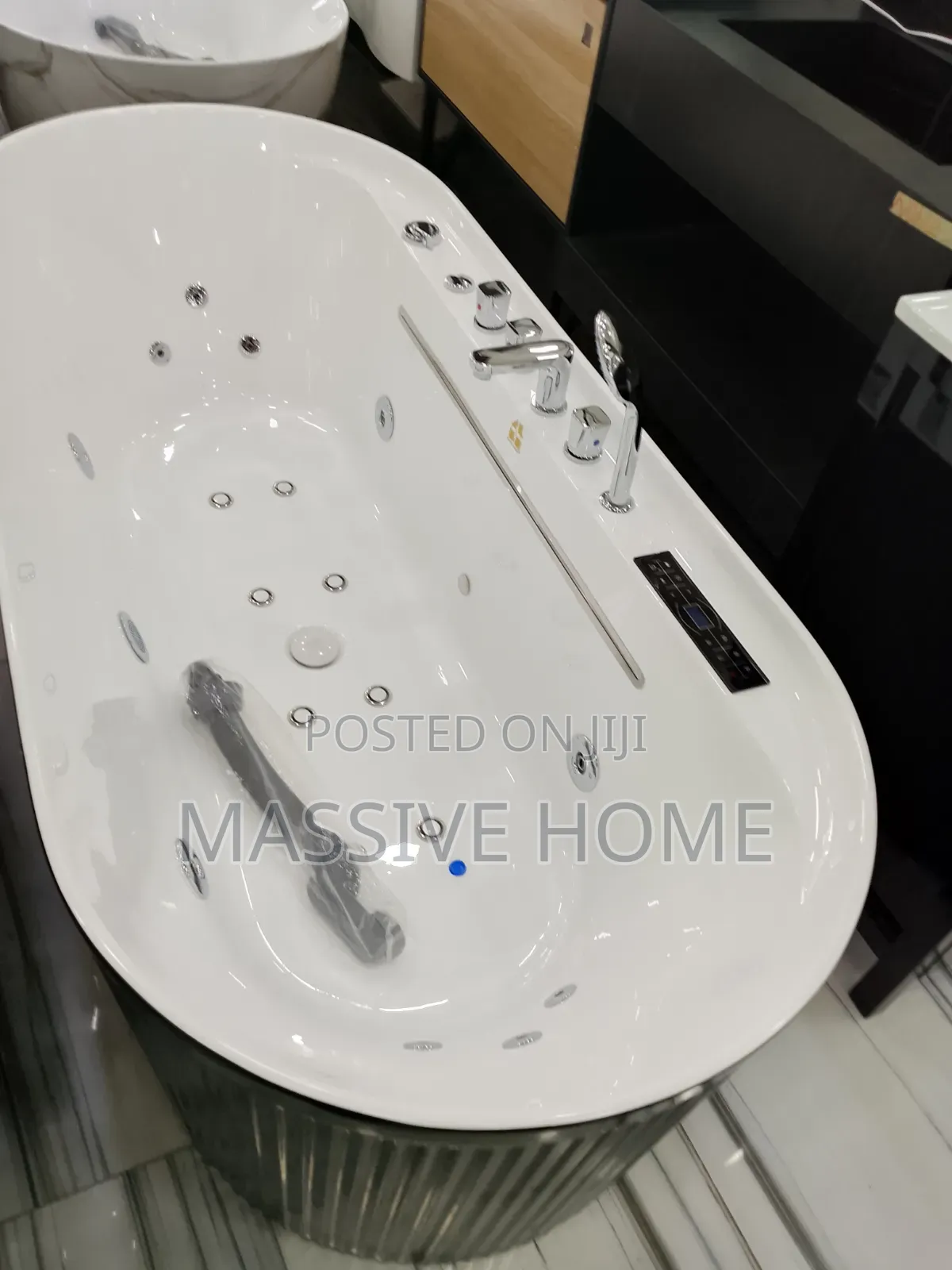 Executive Acrylic Bathtub With Jet