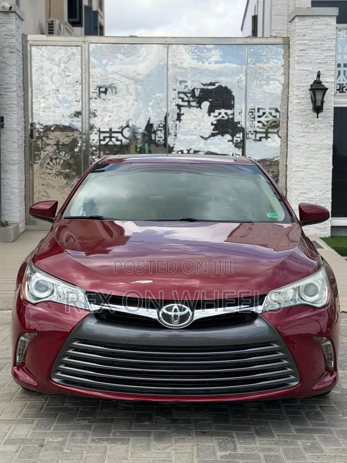 Toyota Camry XLE 4dr Sedan (2.5L 4cyl 6A) 2017 Burgundy