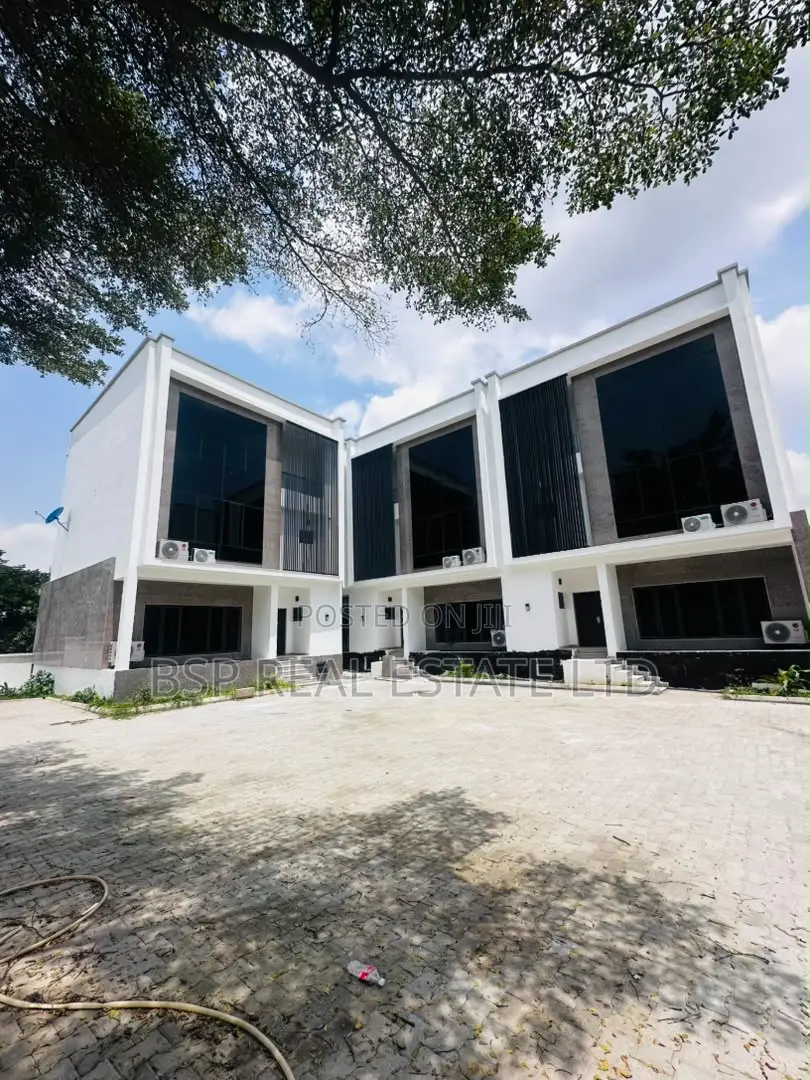 4bdrm Townhouse / Terrace in Maitama for rent
