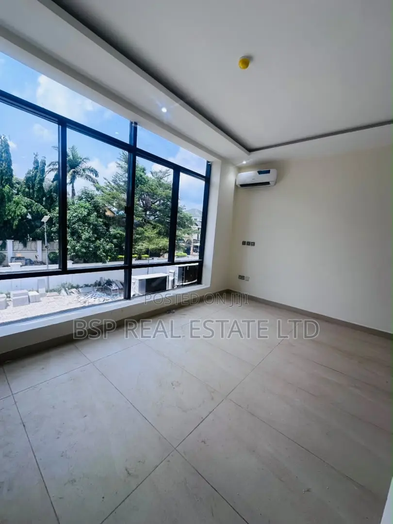 4bdrm Townhouse / Terrace in Maitama for rent