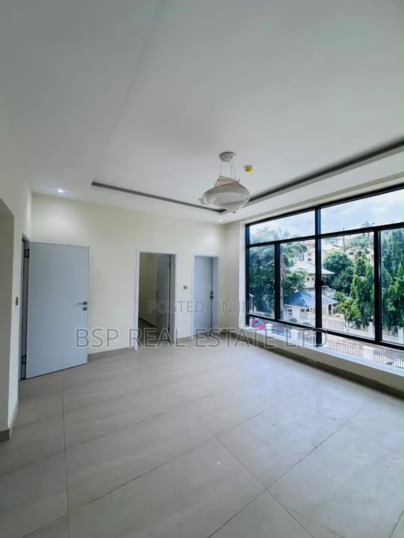 4bdrm Townhouse / Terrace in Maitama for rent