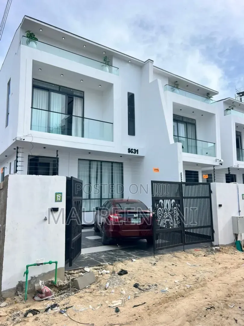 4bdrm Duplex in Chevron for sale