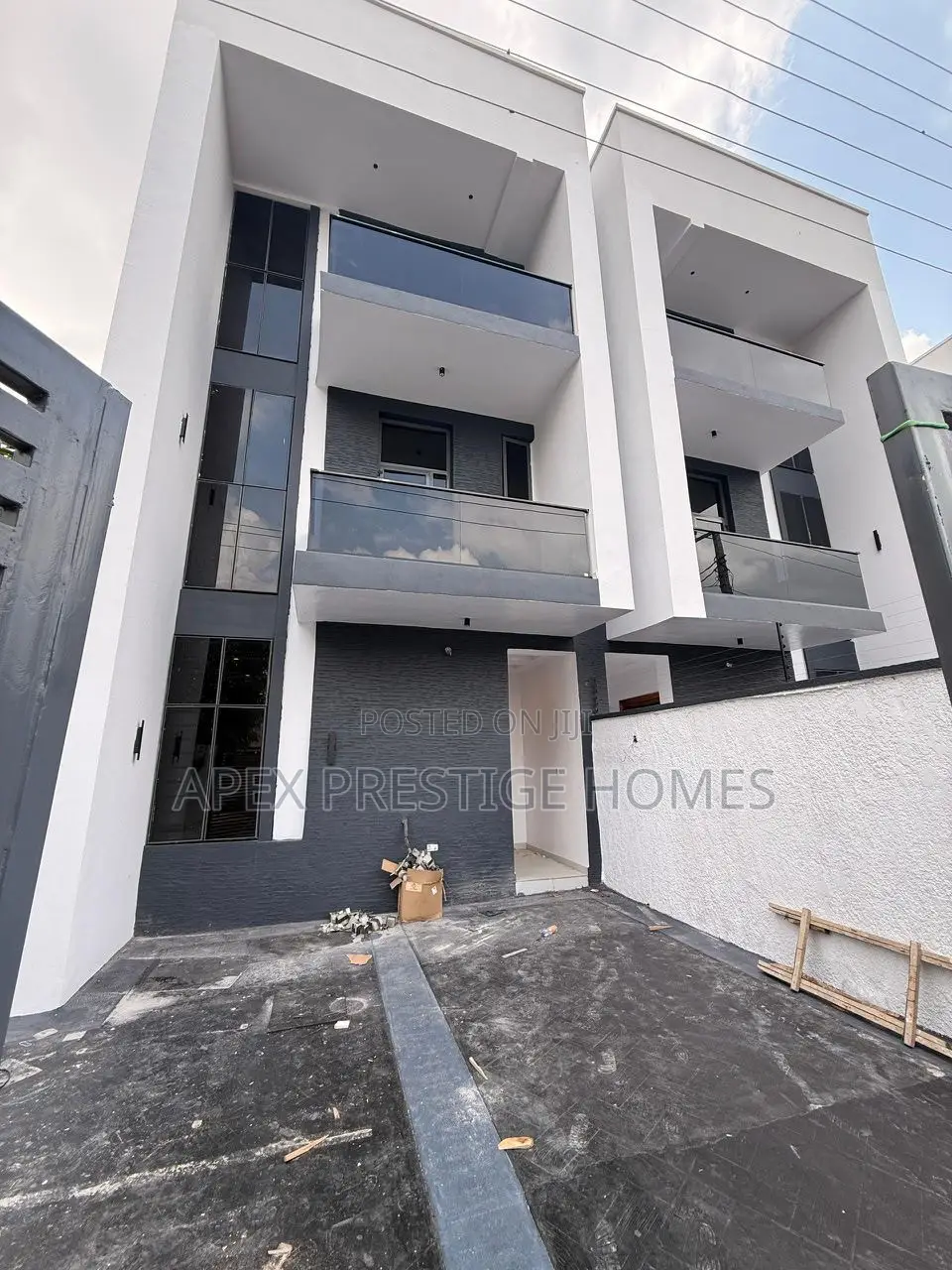 4bdrm Duplex in Adeniyi Jones for sale