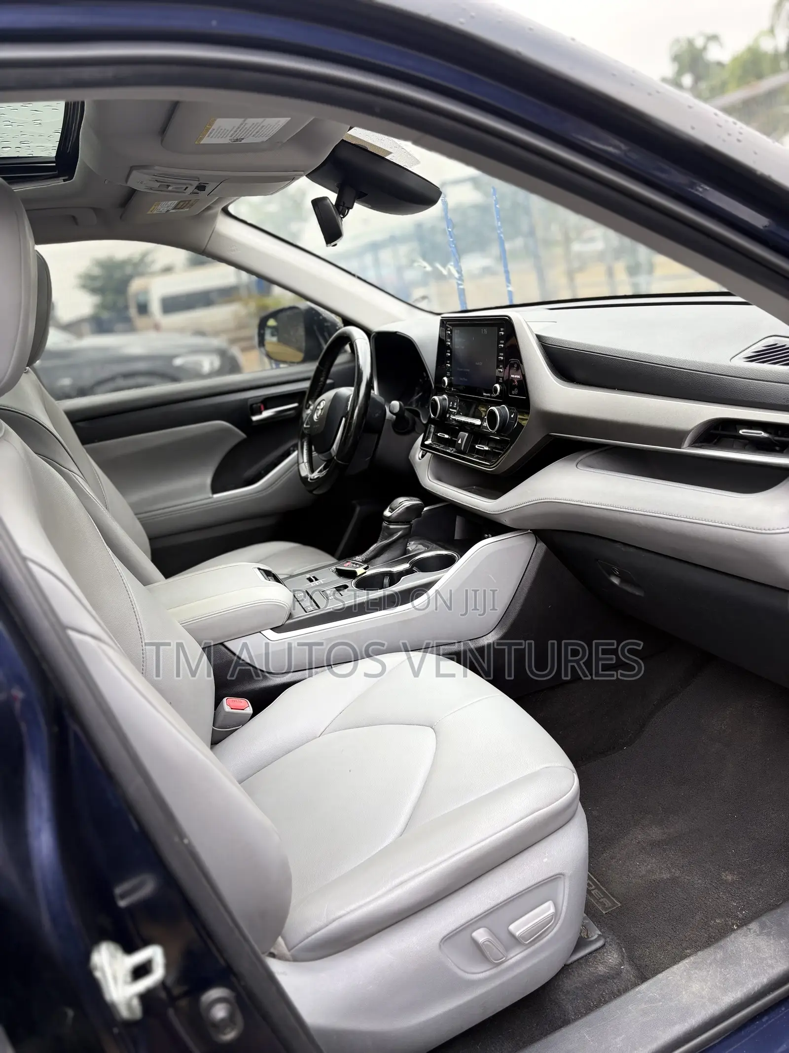 Toyota Highlander XLE AWD 2020 Blue