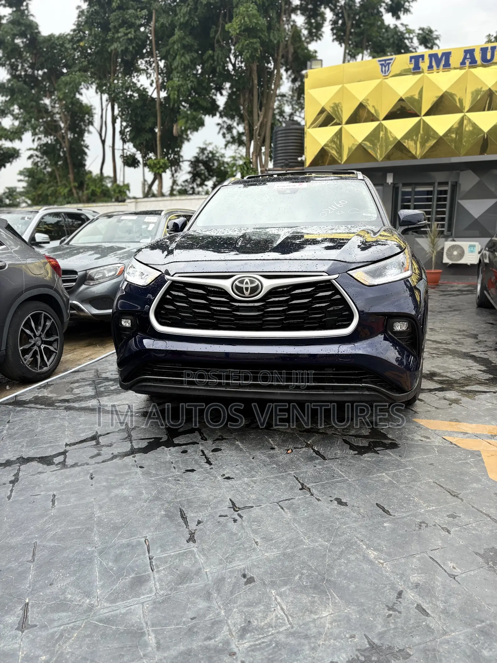 Toyota Highlander XLE AWD 2020 Blue