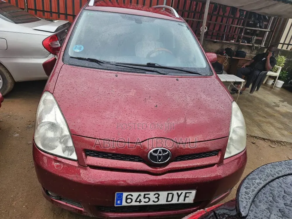 Toyota Corolla Verso 1.8 2005 Red