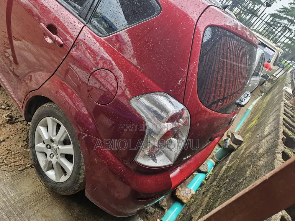 Toyota Corolla Verso 1.8 2005 Red