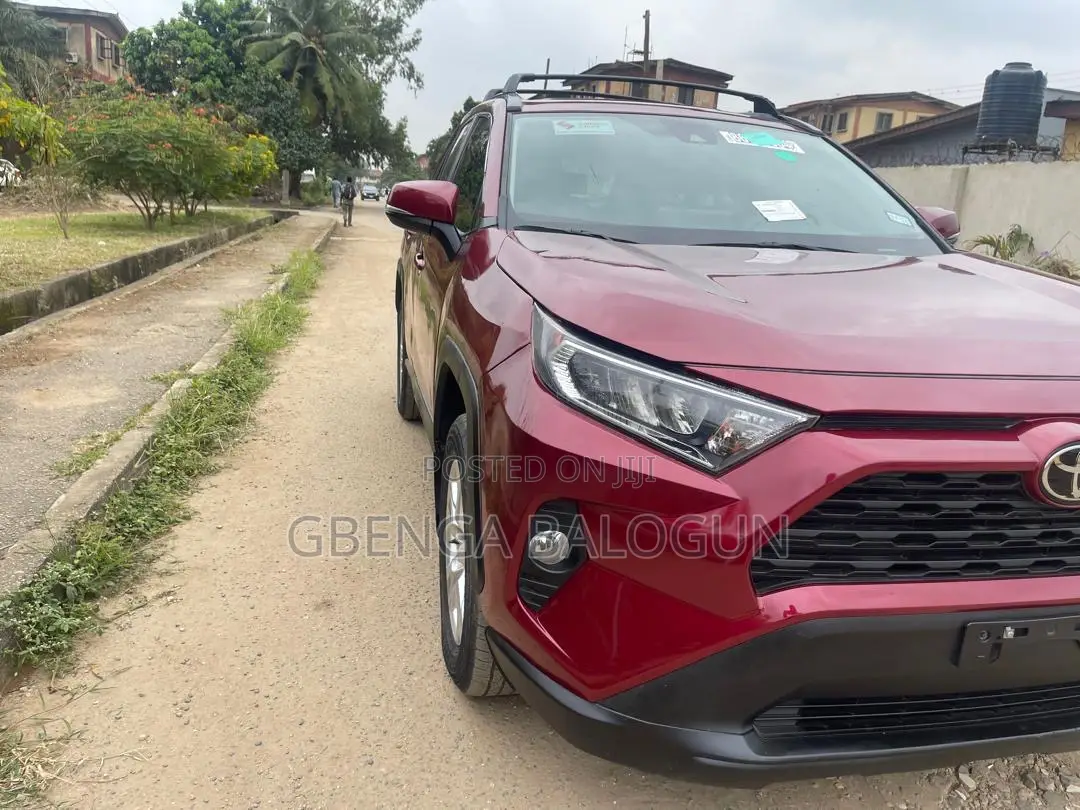 Toyota RAV4 2022 Burgundy